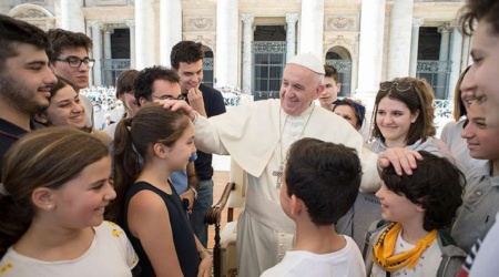 pilgrims_from_the_Italian_dioceses_of_Bologna_and_Cesena_Sarsina_in_St_Peters_Square_CNA