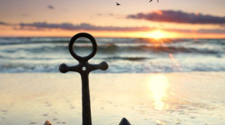 Beige Minimal Personal Make Up Artist Logo (1)